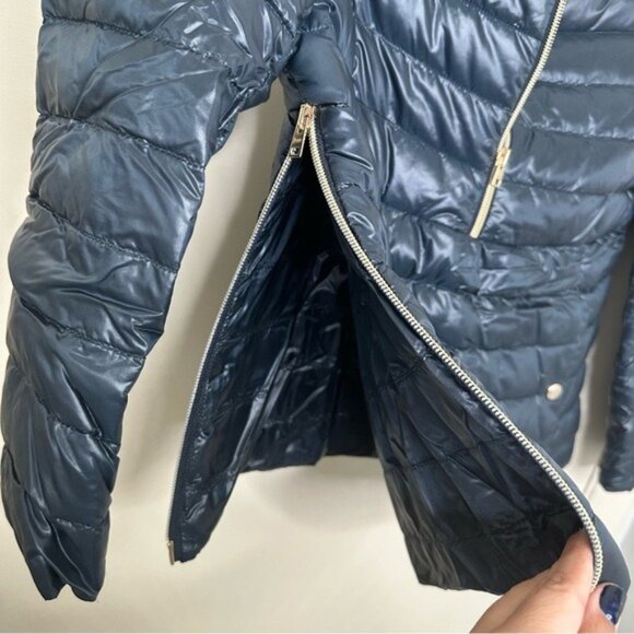 Herno Down Quilted Jacket in Navy Blue - Picture 7 of 14